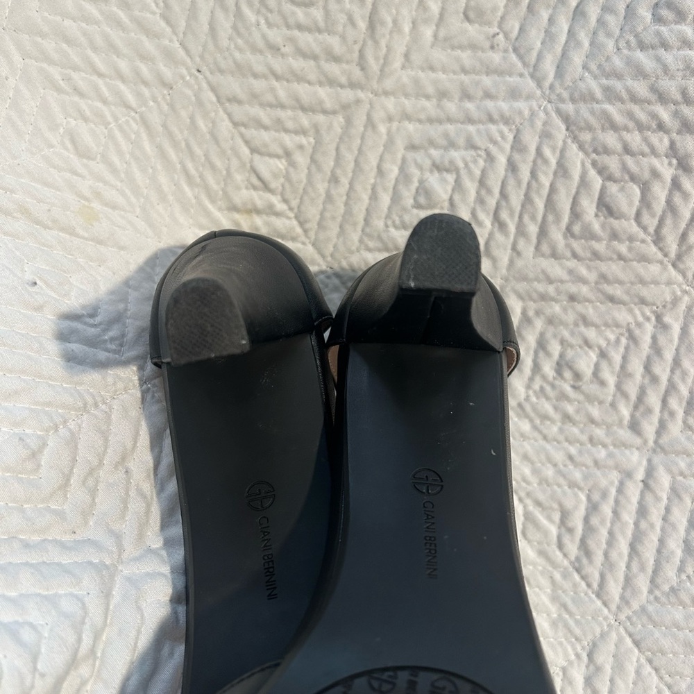 Giani Bernini Memory Foam Peep Toe T Strap Pumps Black Size 11 - Picture 6 of 12